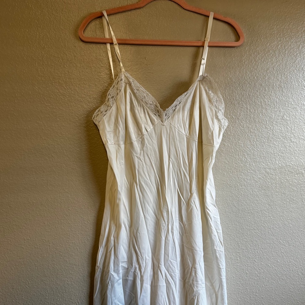 VINTAGE Vanity Fair Lingerie Slip (Damaged)